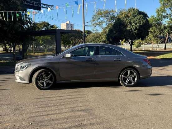 MERCEDES-BENZ-CLA 200-2015