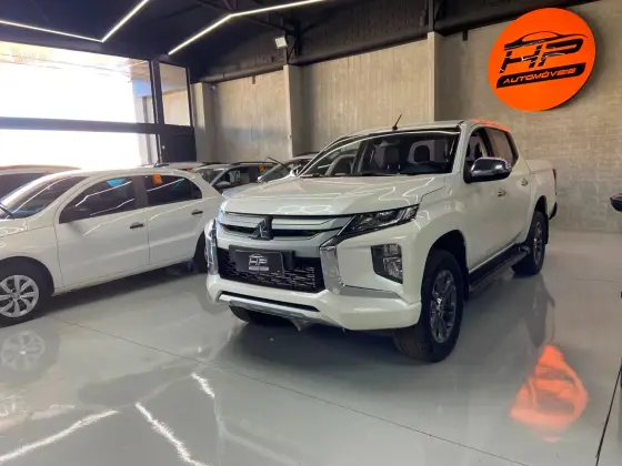 MITSUBISHI L200 TRITON 2.4 16V TURBO DIESEL SPORT HPE-S CD 4P 4X4 AUTOMÁTICO
