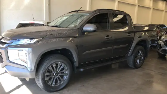 MITSUBISHI L200 TRITON 2.4 16V TURBO DIESEL SPORT OUTDOOR GLS CD 4P 4X4 AUTOMÁTICO MITSUBISHI L200 TRITON 2.4 16V TURBO DIESEL SPORT OUTDOOR GLS CD 4P 4X4 AUTOMÁTICO