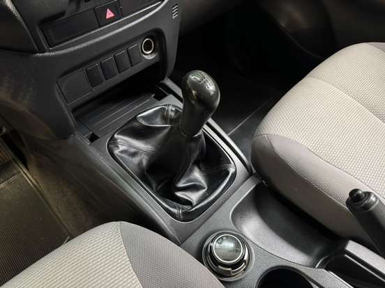 MITSUBISHI-L200 TRITON-2021
