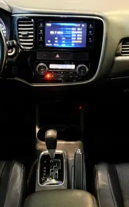 MITSUBISHI-OUTLANDER-2.2 4X4 16V DIESEL 4P AUTOMÁTICO MITSUBISHI-OUTLANDER-2015