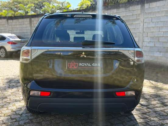MITSUBISHI-OUTLANDER-2.0 16V GASOLINA 4P AUTOMÁTICO MITSUBISHI-OUTLANDER-2014