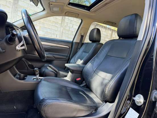 MITSUBISHI-OUTLANDER-2.0 16V GASOLINA 4P AUTOMÁTICO MITSUBISHI-OUTLANDER-2014