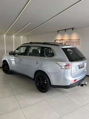 MITSUBISHI-OUTLANDER-2013