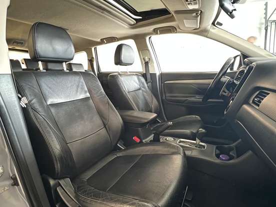 MITSUBISHI-OUTLANDER-3.0 GT 4X4 V6 24V GASOLINA 4P AUTOMÁTICO MITSUBISHI-OUTLANDER-2013