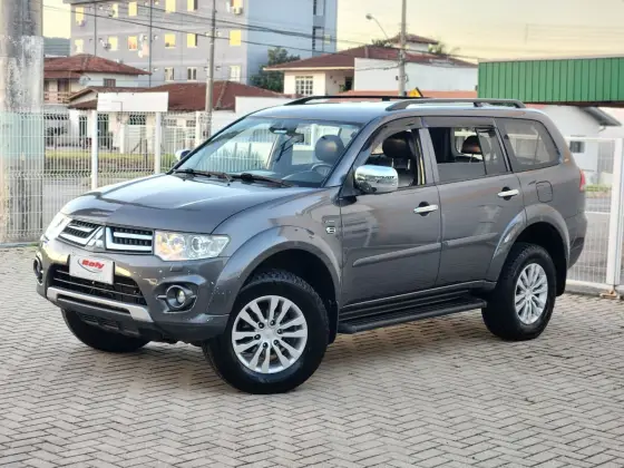 MITSUBISHI PAJERO DAKAR 3.5 HPE 7 LUGARES 4X4 V6 24V FLEX 4P AUTOMÁTICO