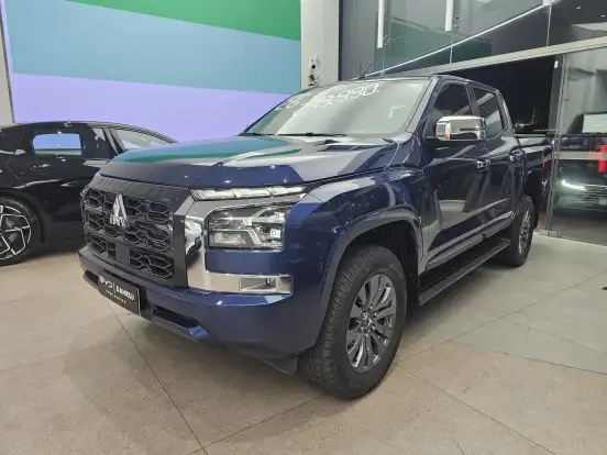 MITSUBISHI-TRITON-2.4 BITURBO DIESEL CD HPE 4X4 AUTOMÁTICO MITSUBISHI-TRITON-2025