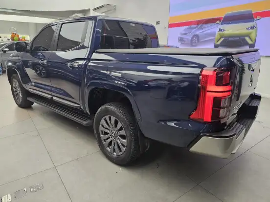 MITSUBISHI-TRITON-2.4 BITURBO DIESEL CD HPE 4X4 AUTOMÁTICO MITSUBISHI-TRITON-2025