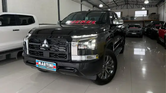 MITSUBISHI TRITON 2.4 BITURBO DIESEL CD HPE-S 4X4 AUTOMÁTICO MITSUBISHI TRITON 2.4 BITURBO DIESEL CD HPE-S 4X4 AUTOMÁTICO