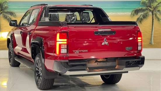 MITSUBISHI-TRITON-2025