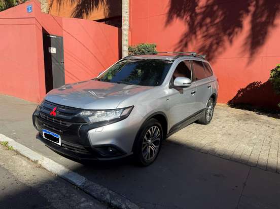MITSUBISHI-OUTLANDER-3.0 GT 4X4 V6 24V GASOLINA 4P AUTOMÁTICO MITSUBISHI-OUTLANDER-2015