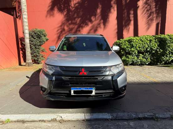 MITSUBISHI-OUTLANDER-3.0 GT 4X4 V6 24V GASOLINA 4P AUTOMÁTICO MITSUBISHI-OUTLANDER-2015