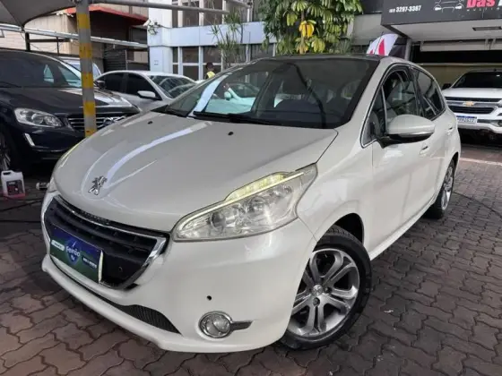PEUGEOT 208 1.6 GRIFFE 16V FLEX 4P AUTOMÁTICO PEUGEOT 208 1.6 GRIFFE 16V FLEX 4P AUTOMÁTICO