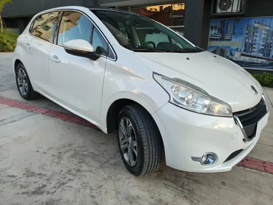 PEUGEOT 208 1.6 GRIFFE 16V FLEX 4P MANUAL