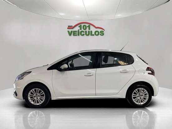 PEUGEOT-208-2017