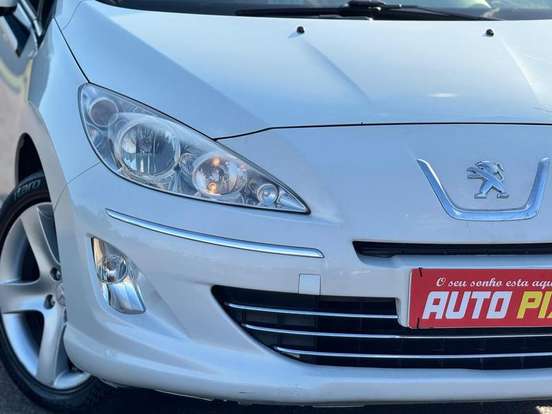 PEUGEOT-408-2015
