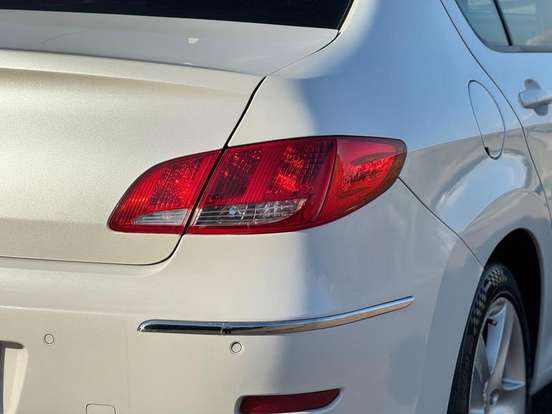 PEUGEOT-408-2015