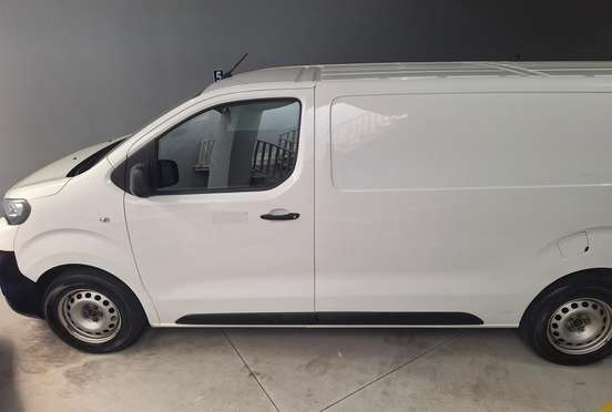 PEUGEOT-EXPERT-2021