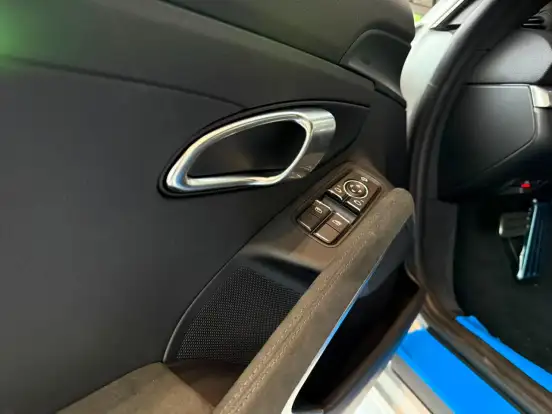 PORSCHE-718-2025
