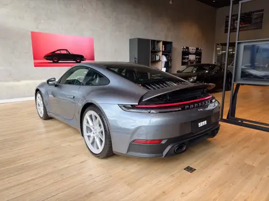PORSCHE-911-2025