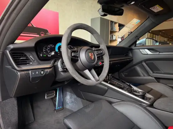 PORSCHE-911-2025