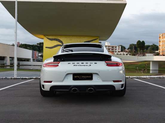 PORSCHE-911-2016