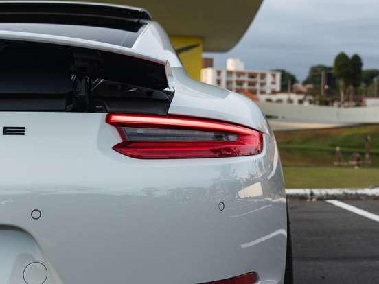 PORSCHE-911-2016