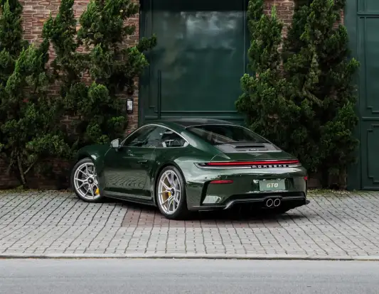 PORSCHE-911-2025
