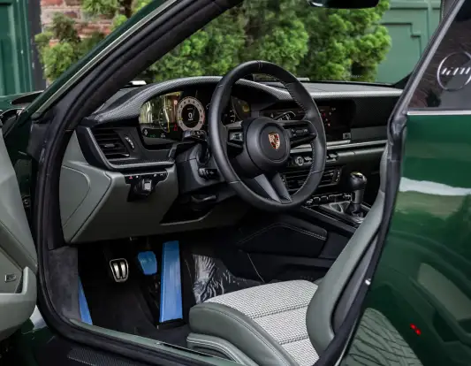 PORSCHE-911-2025