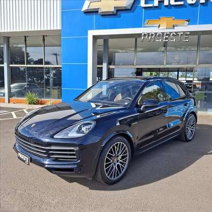 PORSCHE-CAYENNE-2023