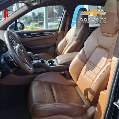 PORSCHE-CAYENNE-2023