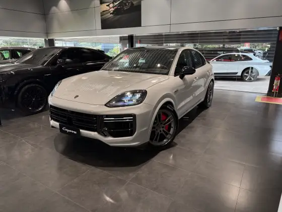 PORSCHE CAYENNE 4.0 V8 E-HYBRID TURBO COUPÉ AWD TIPTRONIC S PORSCHE CAYENNE 4.0 V8 E-HYBRID TURBO COUPÉ AWD TIPTRONIC S