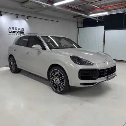 PORSCHE-CAYENNE-2022