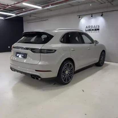 PORSCHE-CAYENNE-2022