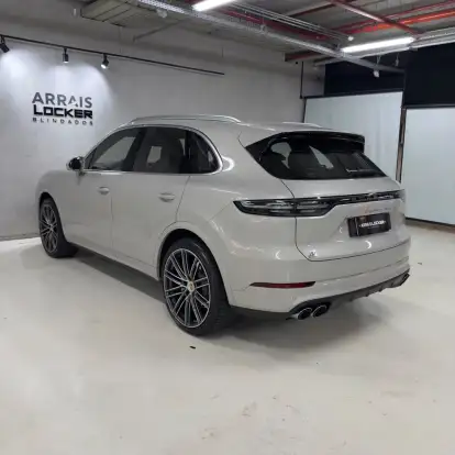 PORSCHE-CAYENNE-2022