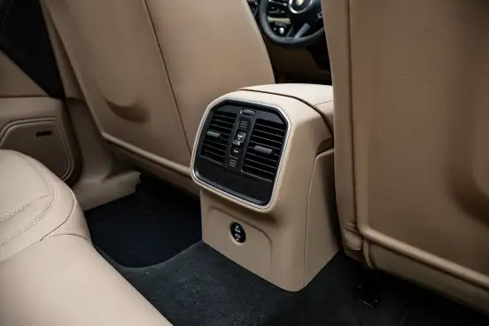 PORSCHE-MACAN-2025