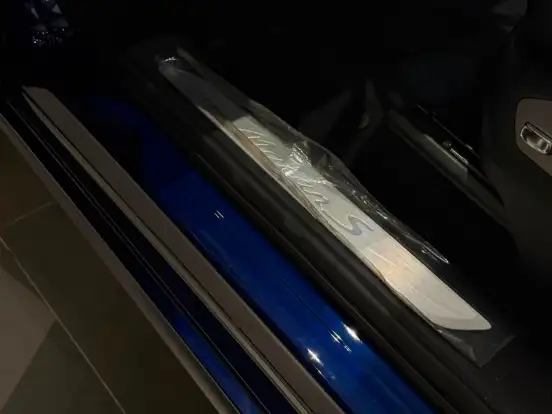 PORSCHE-MACAN-2024