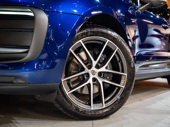 PORSCHE-MACAN-2025