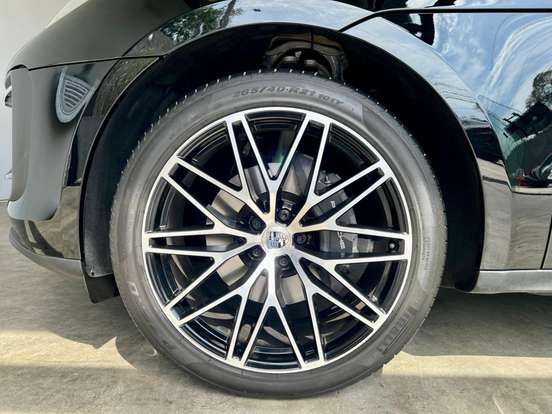 PORSCHE-MACAN-2025