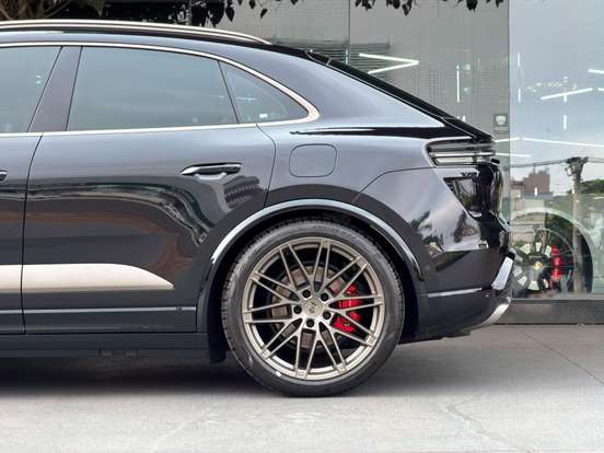 PORSCHE-MACAN-2025