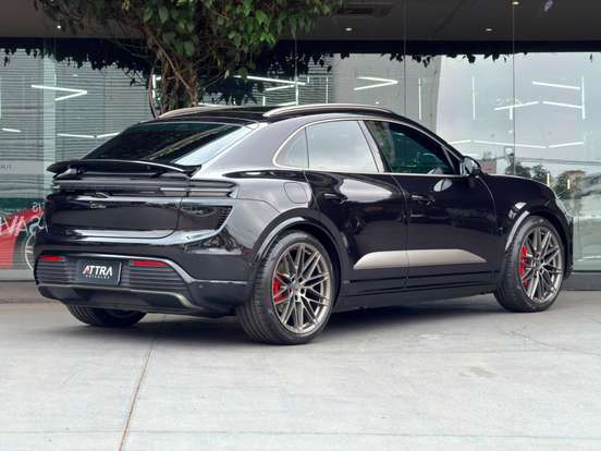 PORSCHE-MACAN-2025