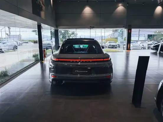PORSCHE-PANAMERA-2025