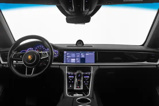 PORSCHE-PANAMERA-2017