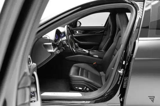 PORSCHE-PANAMERA-2017