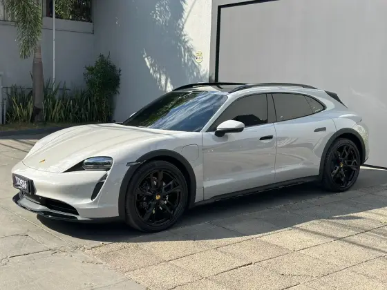 PORSCHE TAYCAN 4S CROSS TURISMO ELÉTRICO PORSCHE TAYCAN 4S CROSS TURISMO ELÉTRICO