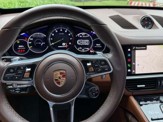 PORSCHE-CAYENNE-2023