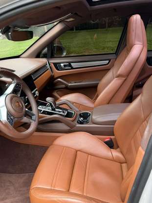 PORSCHE-CAYENNE-2023