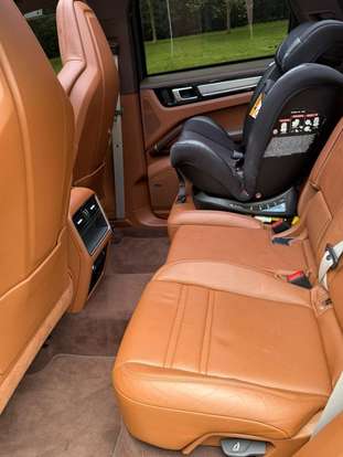 PORSCHE-CAYENNE-2023