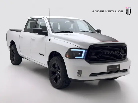 RAM CLASSIC 5.7 V8 GASOLINA LARAMIE NIGHT EDITION CD 4X4 AUTOMÁTICO RAM CLASSIC 5.7 V8 GASOLINA LARAMIE NIGHT EDITION CD 4X4 AUTOMÁTICO
