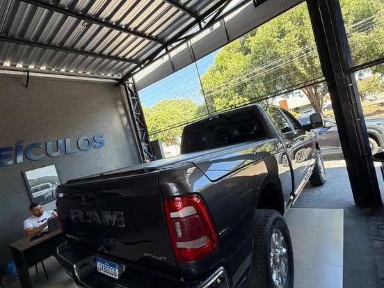 RAM-2500-6.7 I6 TURBO DIESEL LARAMIE CD 4X4 AUTOMÁTICO RAM-2500-2023